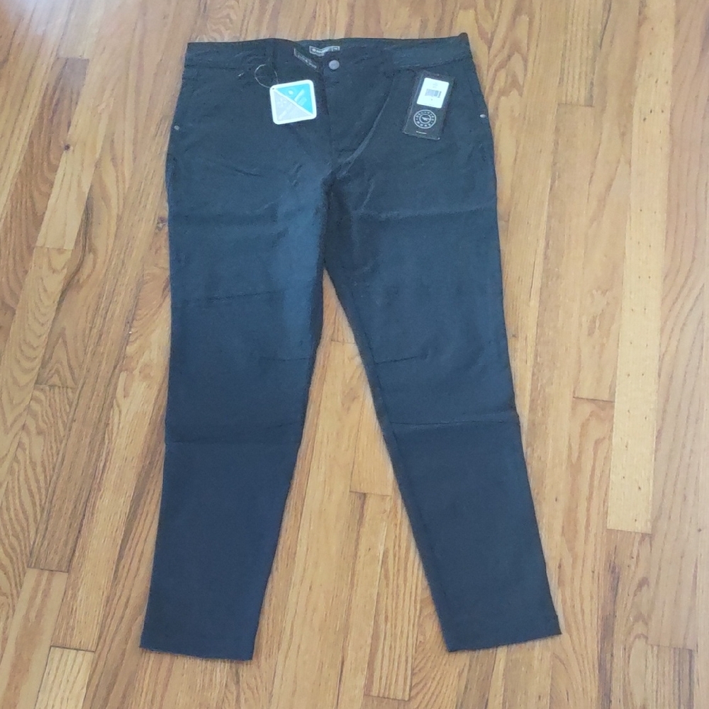 Hi-Tec Women's Black Slim Stretch Pants - Size 14